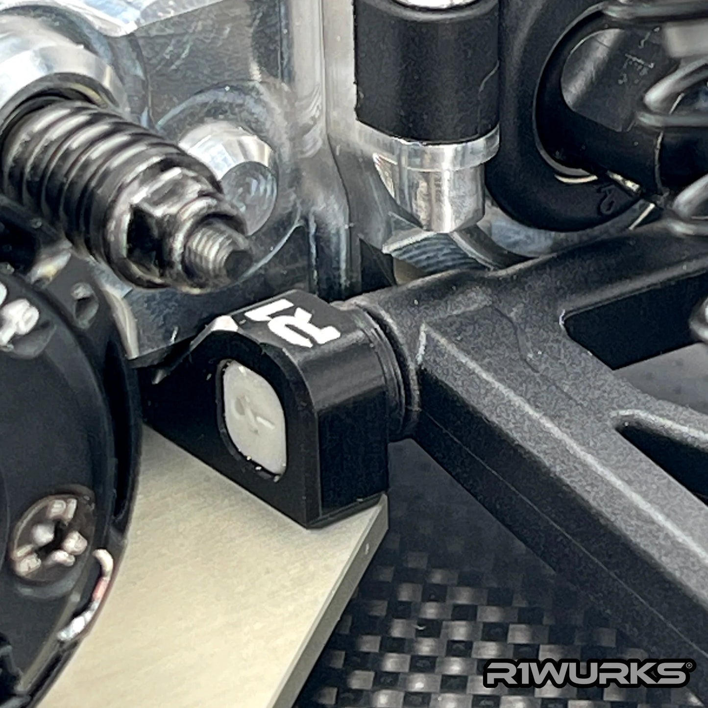 R1Wurks B7 Arm Mount C, Aluminum, Black