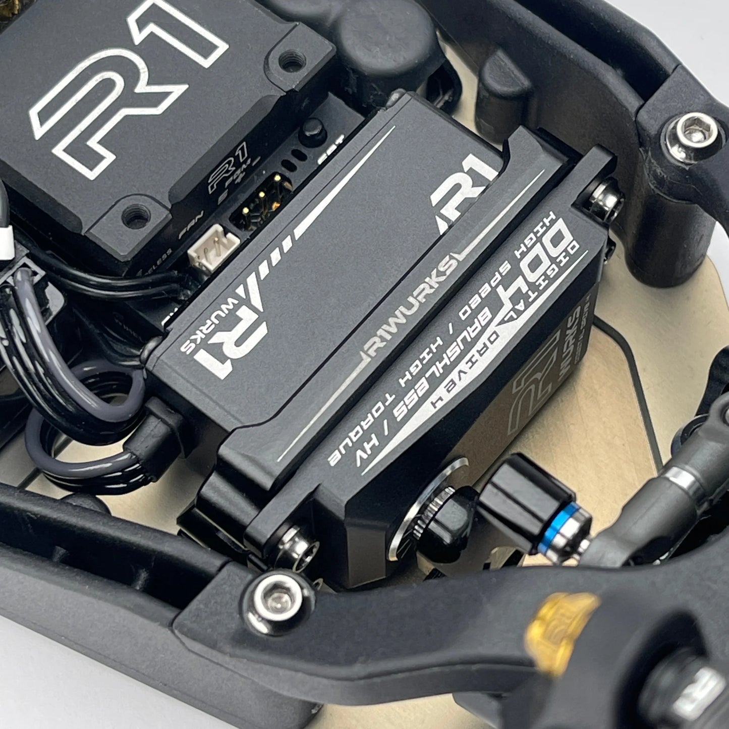 R1WURKS DD4 High Torque/Speed Low-Profile Servo