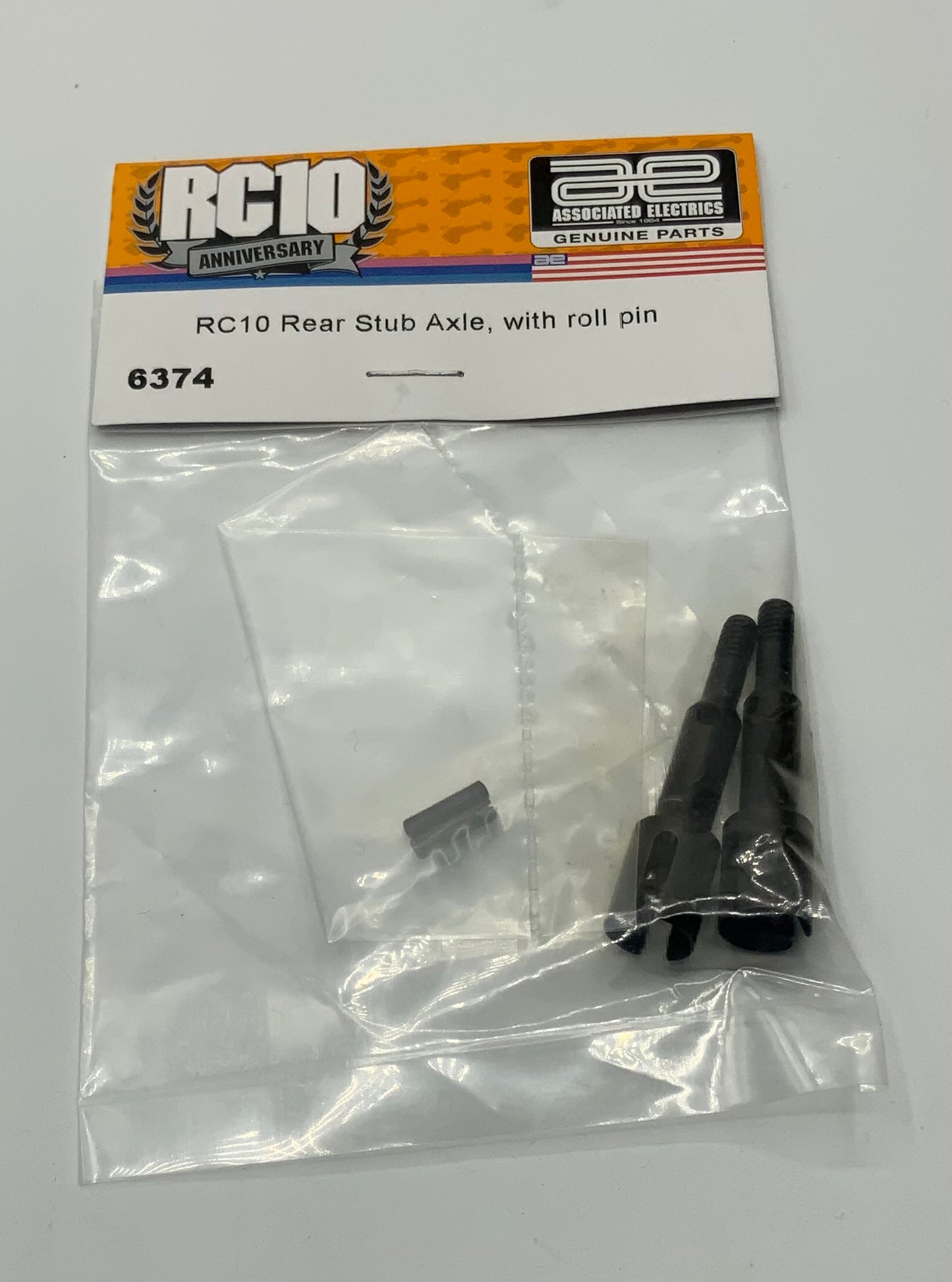 Team Associated RC10 Rear Stub Axle w/Roll Pin